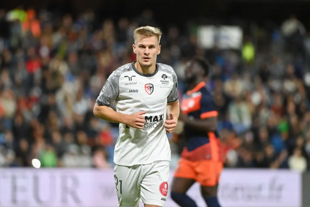 🚨 Ligue 2 : le Red Star colle aux basques de l'ASSE !