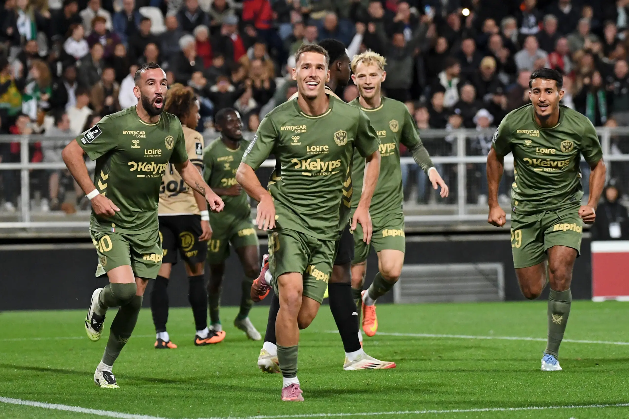 Ligue 2 : Une soirée de folie, l'ASSE suivie de près !