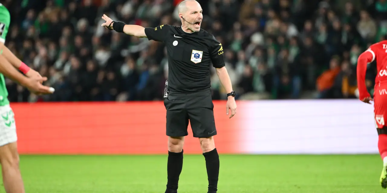 Ligue 2 : Un relégué pour arbitrer l'ASSE face au Mans