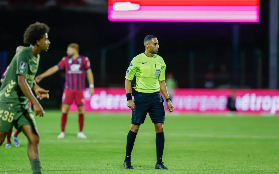 ASSE - Pau : L'arbitre désigné laisse un mauvais souvenir mais ...