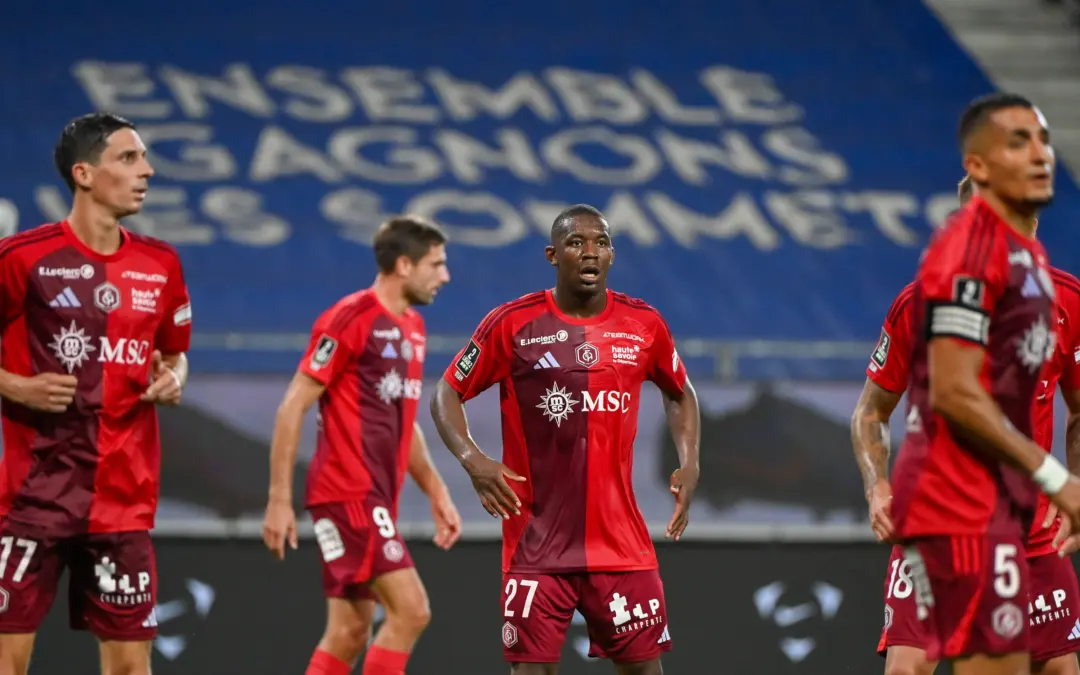 Annecy - ASSE : "Les Verts ? Un peu au-dessus du Paris FC"