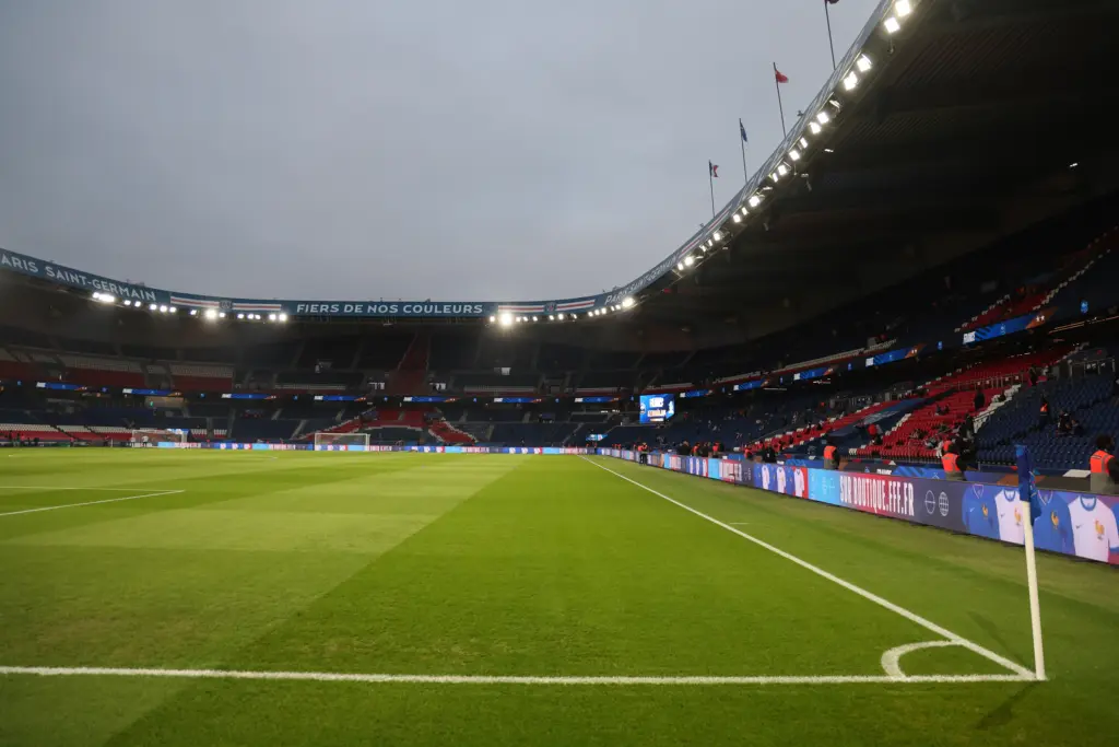Ligue 1 et Ligue 2 : La liste choc des clubs à vendre !