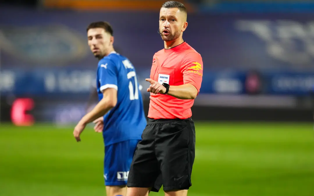 Ligue 2 : Un arbitre inconnu de l'ASSE à Bauer