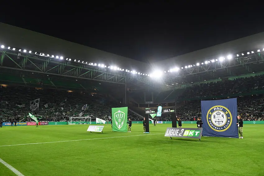 Ligue 2 : Saint-Étienne cartonne et s’installe 2e