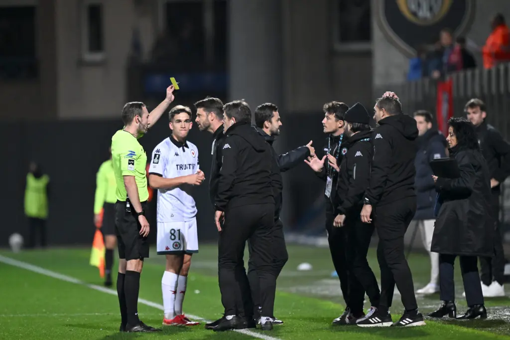 Ligue 2 : ASSE, Pau, Red Star, les sanctions sont tombées !