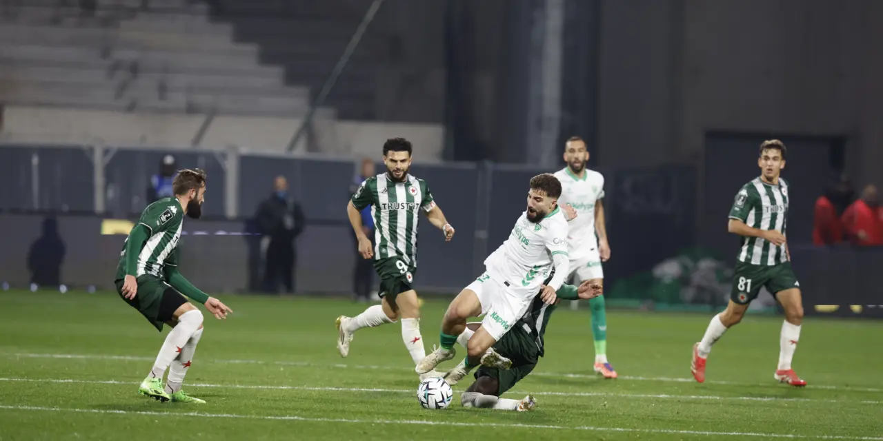 ASSE : Le magnifique coup-franc de Davitashvili en images