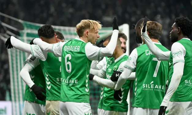 L&rsquo;ASSE pr&eacute;pare sa remont&eacute;e en Ligue 1 : derri&egrave;re le r&ecirc;ve, les d&eacute;fis et les espoirs