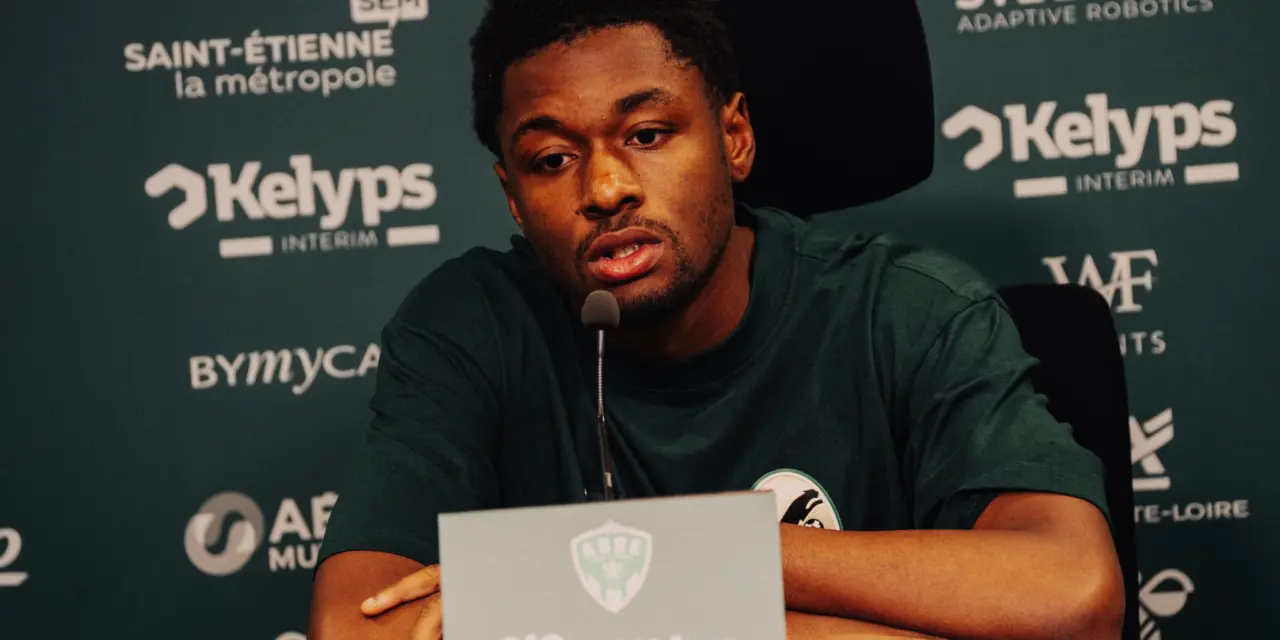 ASSE : Joshua Duffus motivé par la concurrence en attaque !