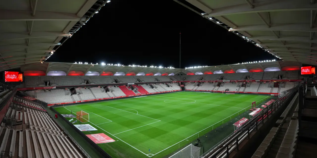 Ligue 2 : Reims s’impose mais la soirée dégénère