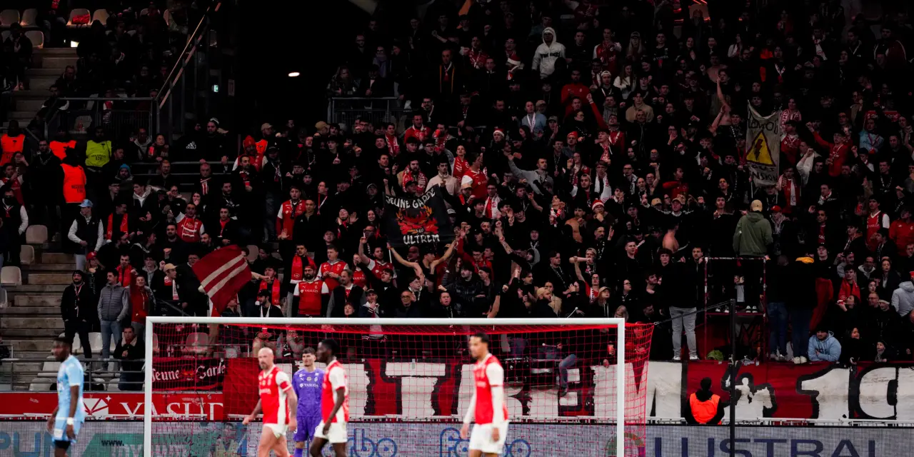 Ligue 2 : Un prétendant à la montée tape du poing sur le table