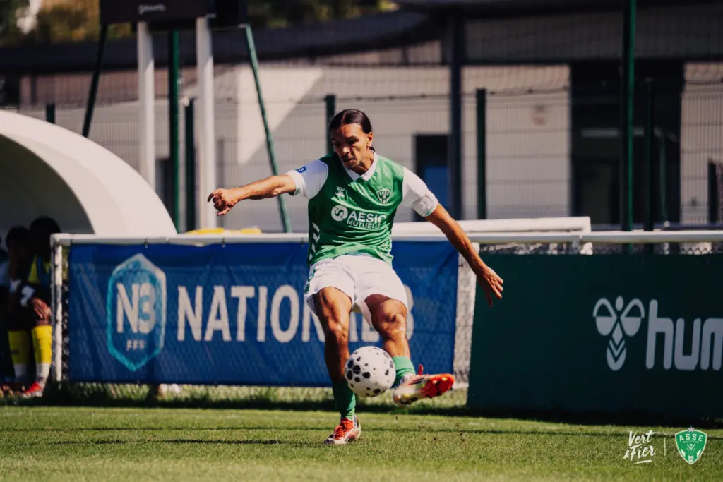 ASSE : Le magnifique but collectif de Makhloufi