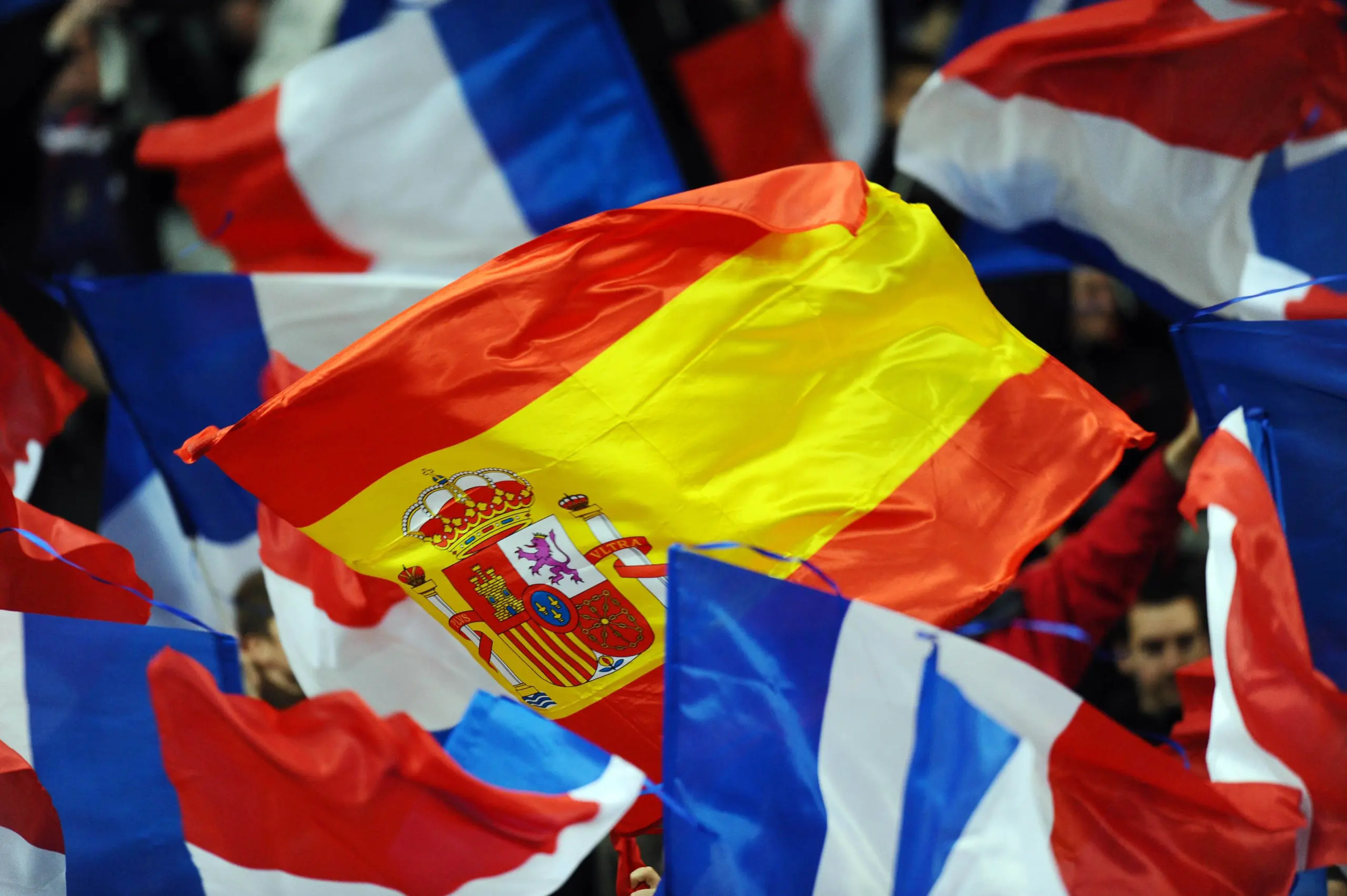 Départ surprise de Valls qui quitte la France et s'attaque à l'Espagne