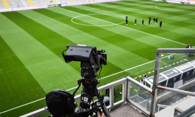 Ligue 2 : Troyes se saborde, Reims appuie, l'ASSE pragmatique