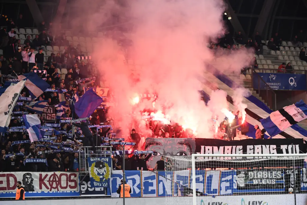 Ligue 2 : un club lourdement sanctionné par la FFF