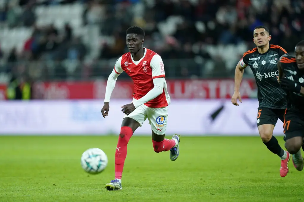 Ligue 2 : Reims double l’ASSE grâce à l’arbitre