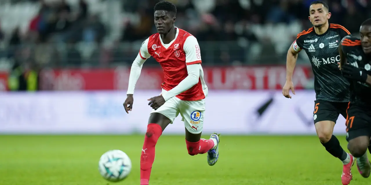 Ligue 2 : Reims double l&rsquo;ASSE gr&acirc;ce &agrave; l&rsquo;arbitre