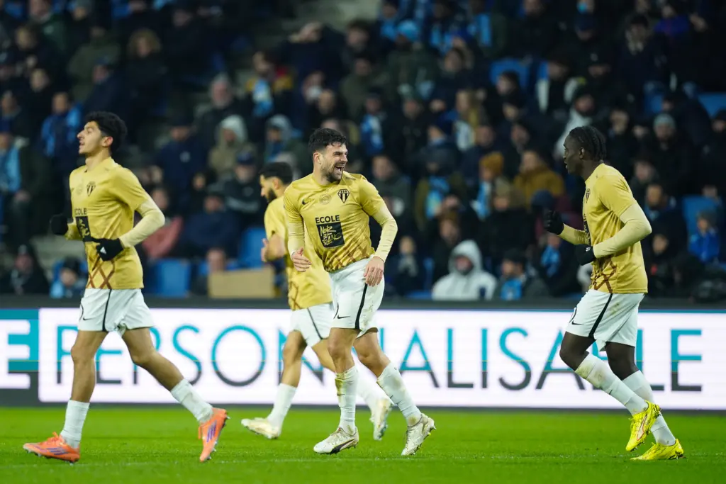 Anciens Verts : Première pour Mouton, Cabella climatise le Vélodrome