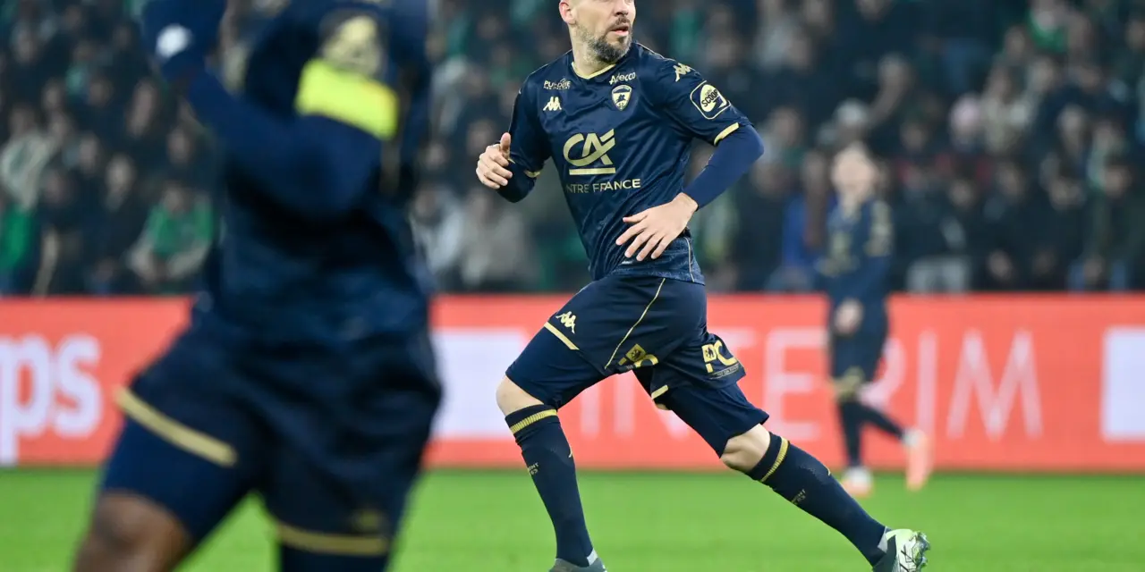 Ligue 2 : un joueur pr&ecirc;t &agrave; l&acirc;cher le foot pour la politique