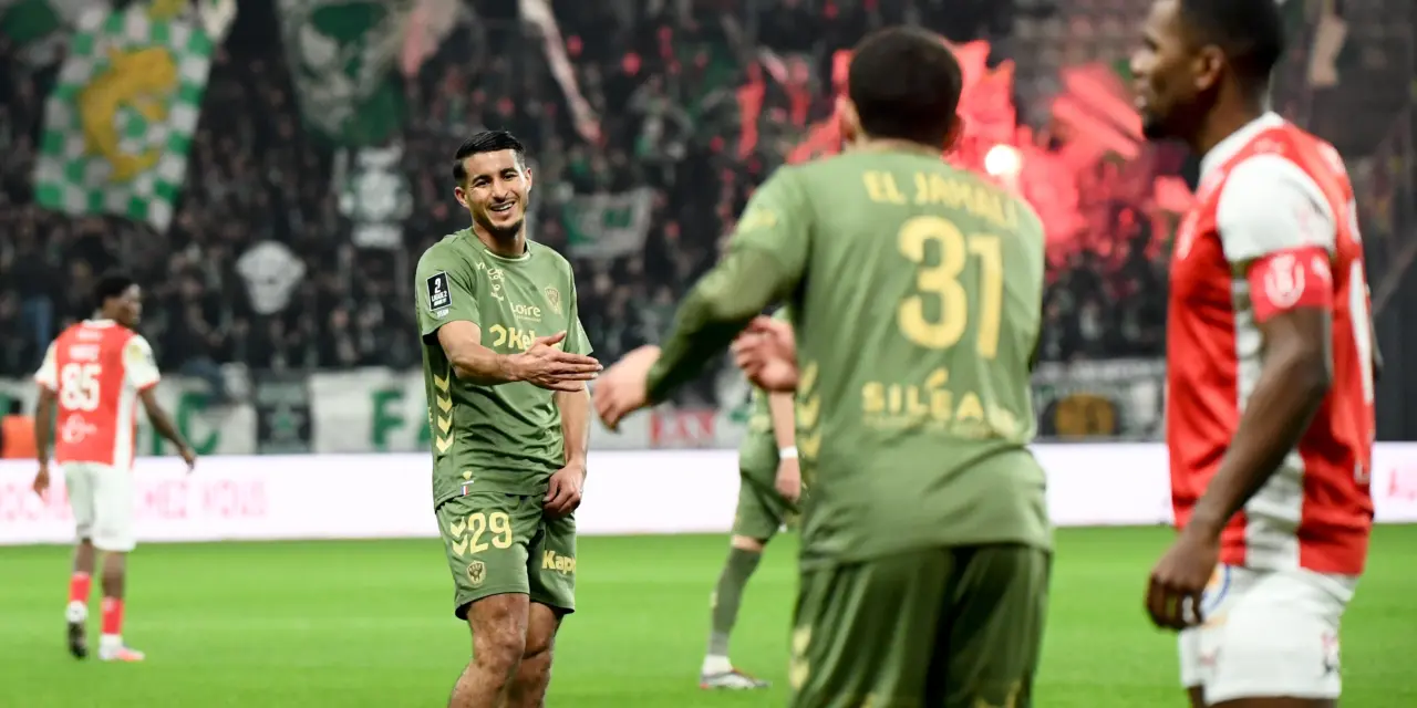 R&eacute;duits &agrave; dix, les R&eacute;mois font chuter l&rsquo;ASSE dans un duel cl&eacute; de L2