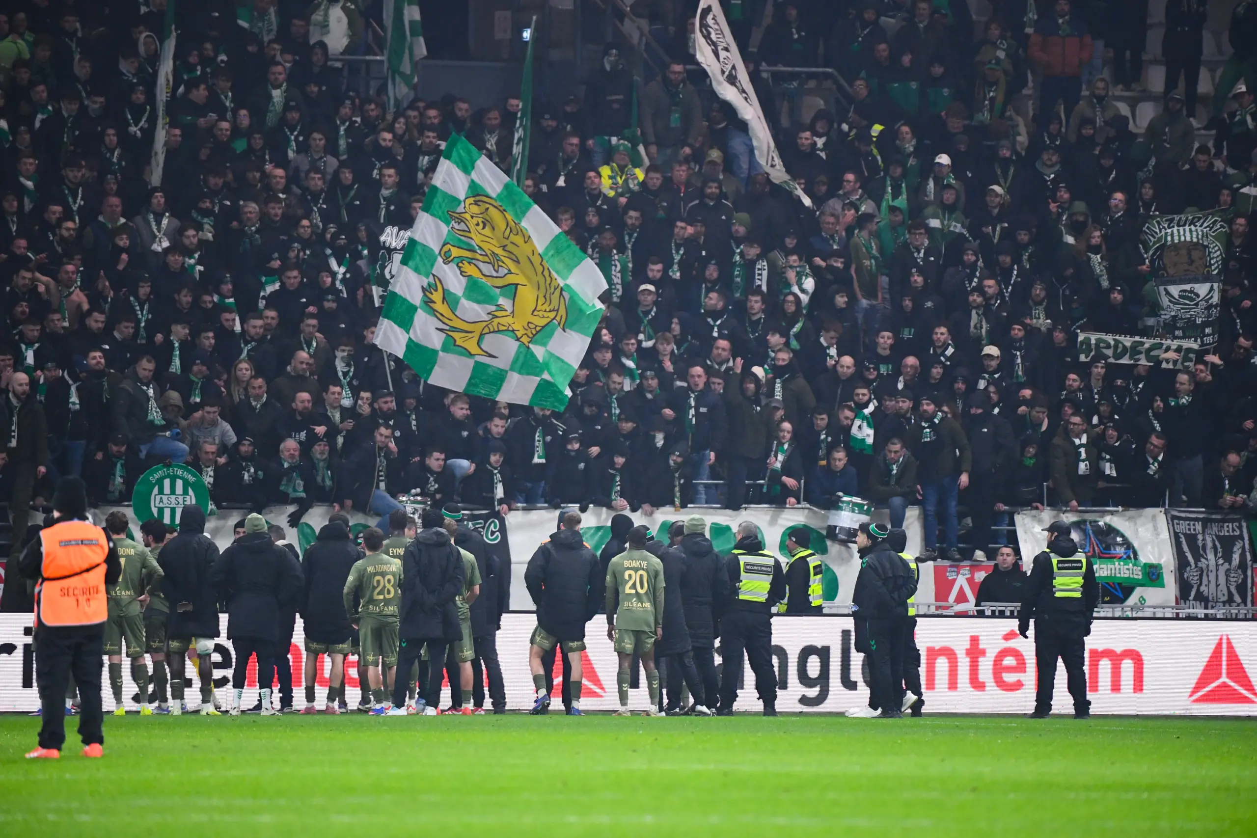 “Ce n’est qu’un sursis” : le message fort de la préfète à l'ASSE