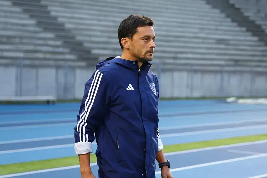 &laquo; Je le vois jouer en Ligue 1 &raquo; : Mayilla s&eacute;duit son coach - ASSE