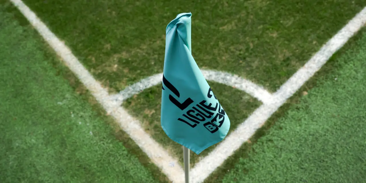 Ligue 2 : l&rsquo;ASSE change tout en haut