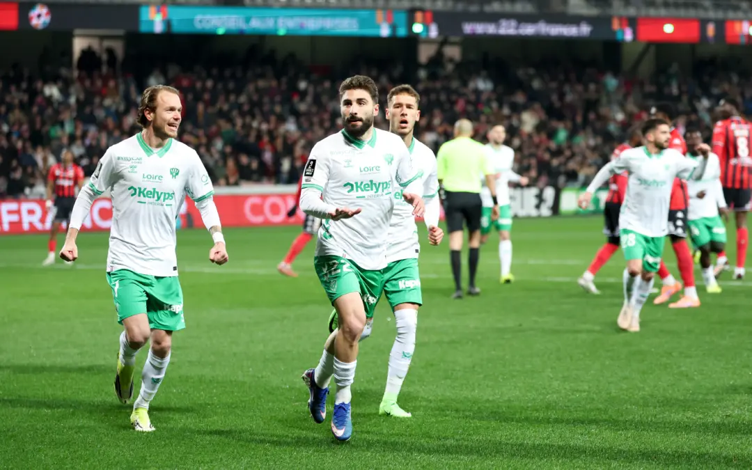 Doubl&eacute; de Davitashvili et parades de Larsonneur : l&rsquo;ASSE s&rsquo;impose