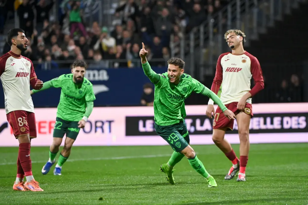 Pau – ASSE : Sainté frappe et s’empare du trône