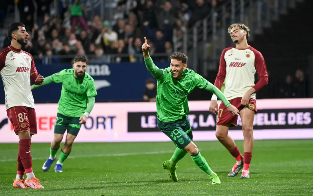 Pau &ndash; ASSE : Saint&eacute; frappe et s&rsquo;empare du tr&ocirc;ne