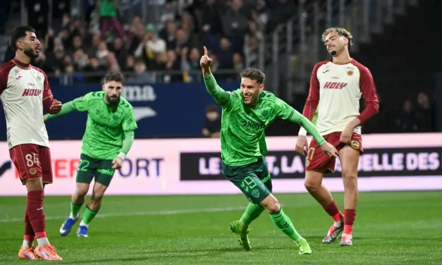 Pau &ndash; ASSE : Saint&eacute; frappe et s&rsquo;empare du tr&ocirc;ne