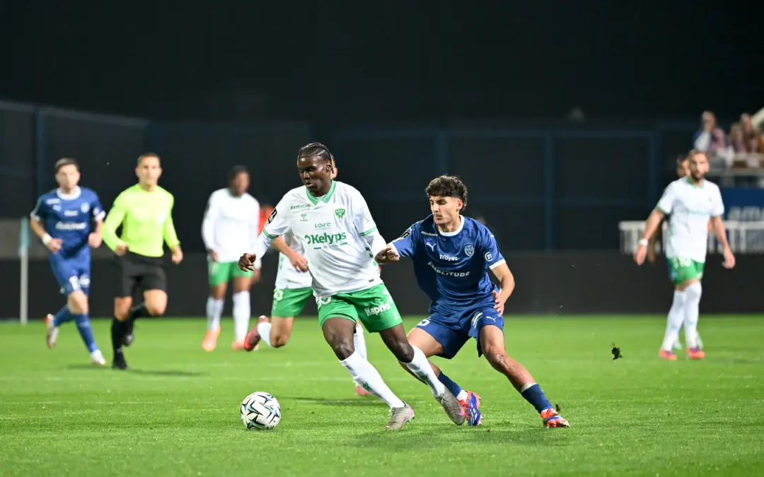 ASSE - Troyes : trois &eacute;quipes en arbitres de la lutte au titre