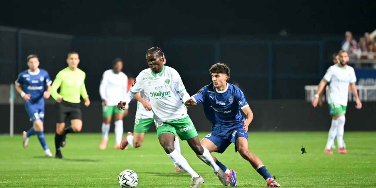 ASSE - Troyes : trois &eacute;quipes en arbitres de la lutte au titre