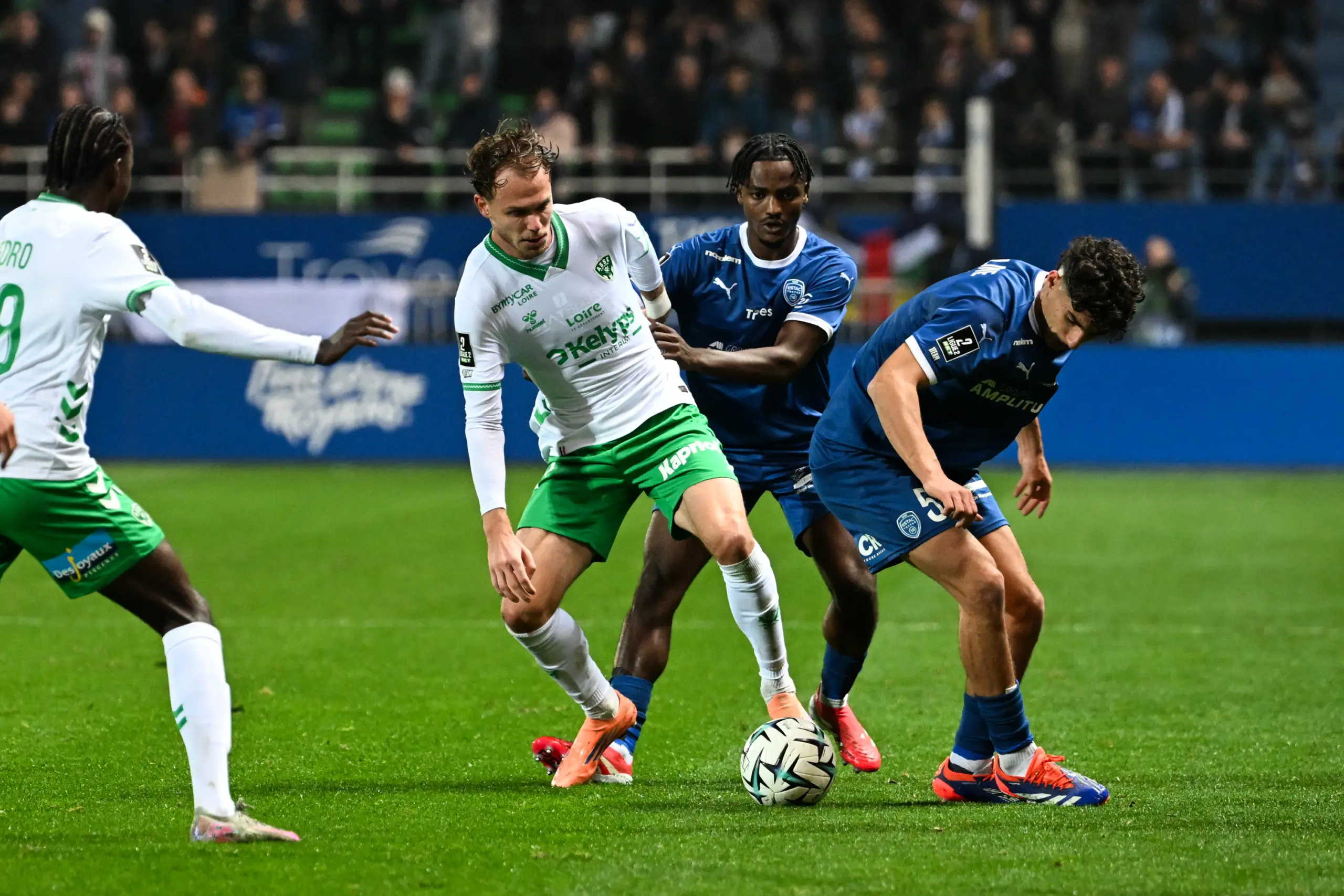 Ligue 2 : Vers un ultime duel ASSE-Troyes