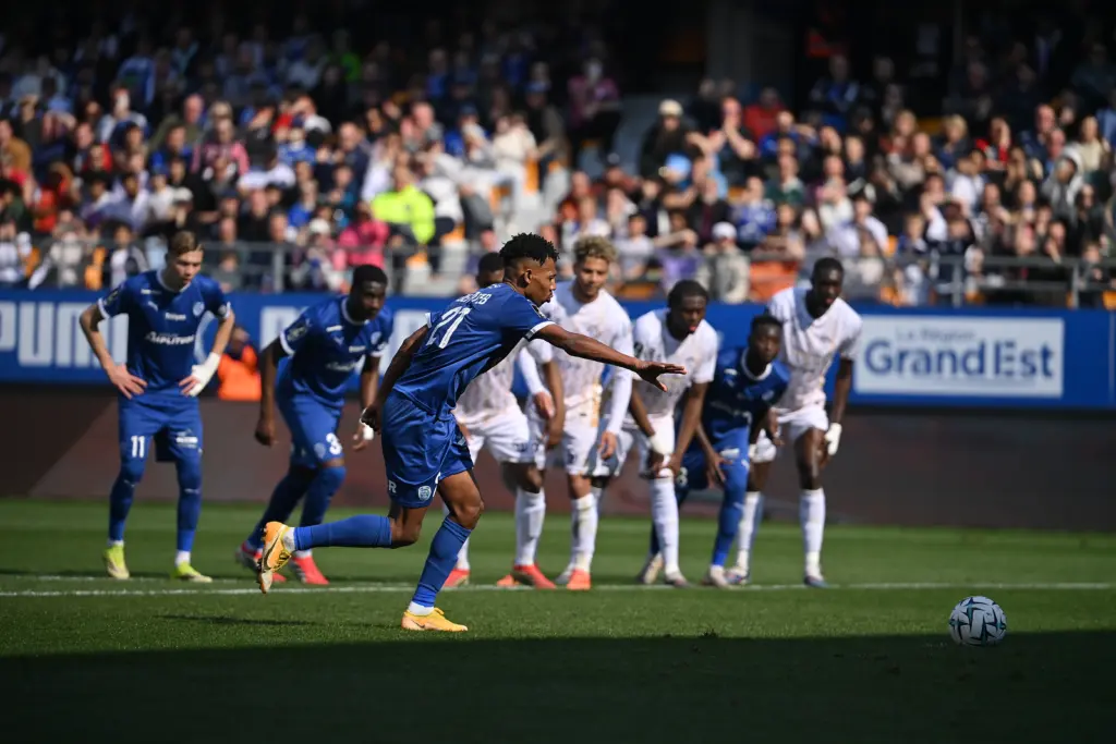 Ligue 2 : Troyes creuse l’écart sur fond de nouvelles polémiques