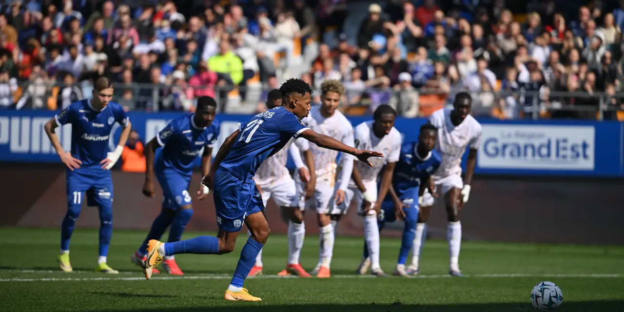 Ligue 2 : Troyes creuse l&rsquo;&eacute;cart sur fond de nouvelles pol&eacute;miques