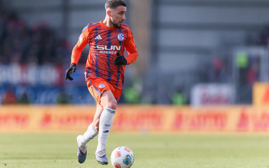 Adil Aouchiche dit oui aux Verts et vise le Mondial 2026