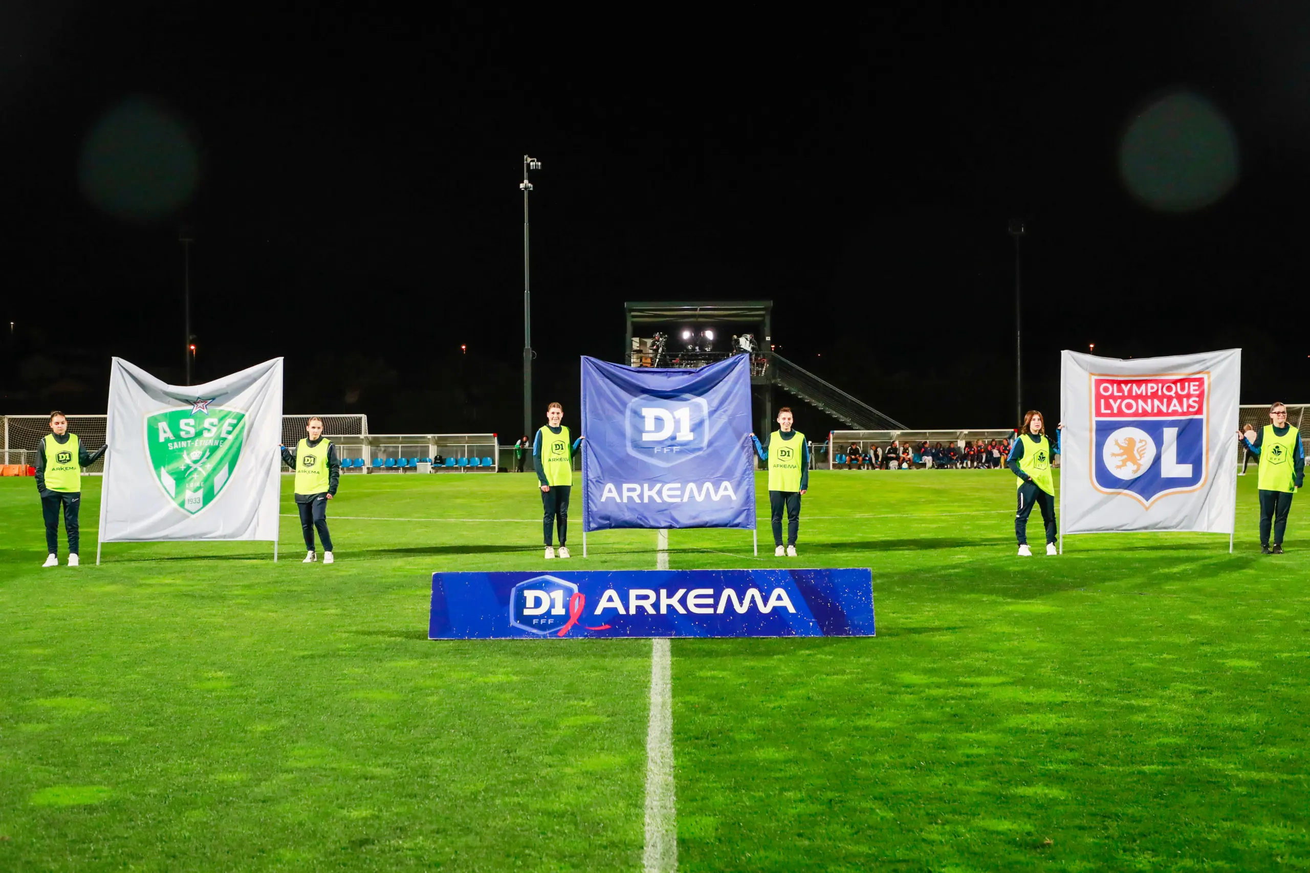 Coup de pression de l’OL... l’ASSE doit réagir