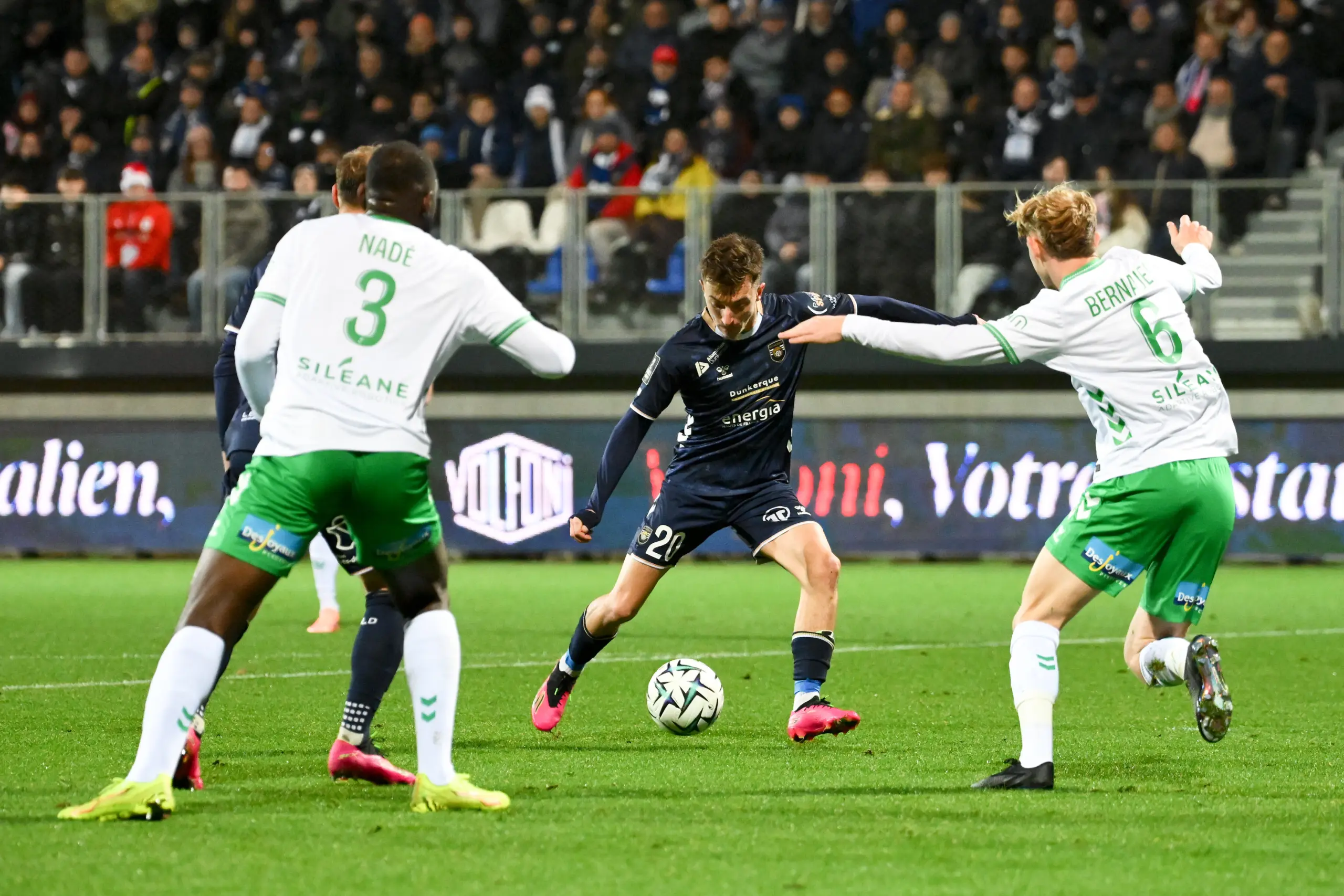 Ligue 2 : Enzo Bardeli débarque à Saint-Etienne, danger numéro 1