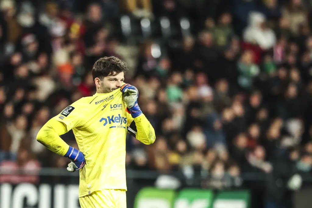 ASSE : Gautier Larsonneur au coeur de la tempête à Saint-Etienne