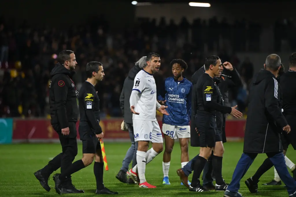 Ligue 2 : Troyes l'a mauvaise, Monfray s'en prend à l'abitrage