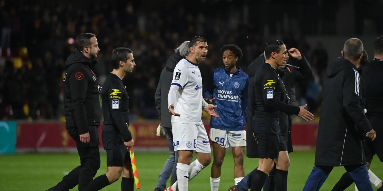 Ligue 2 : Troyes l'a mauvaise, Monfray s'en prend &agrave; l'abitrage