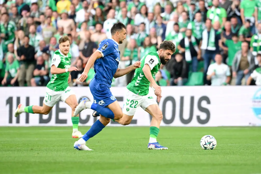 Orphelin de Davitashvili, l'ASSE doit-elle changer de système ?