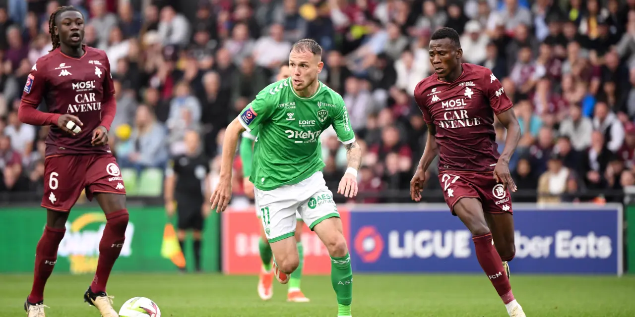 Ligue 2 : Un concurrent de l'ASSE d&eacute;plum&eacute; joue avec le feu avant la reprise