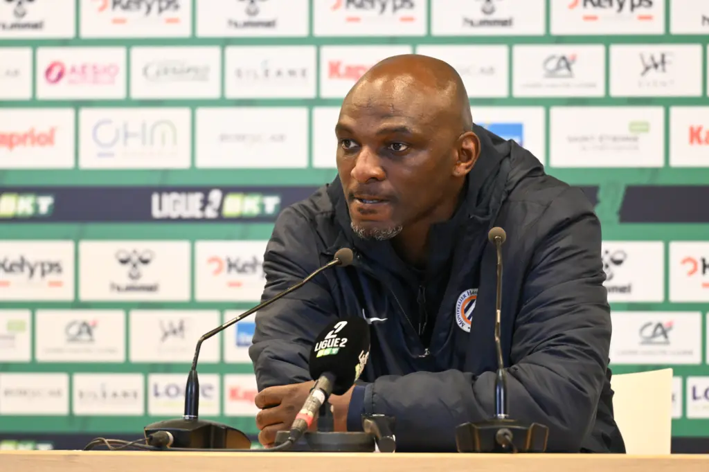 Ligue 2 : Zoumana Camara (MHSC) tape du poing sur la table