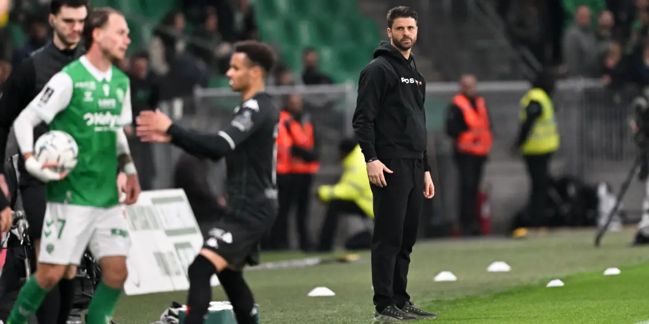 Ligue 2 : Un concurrent des Verts perd son entraineur