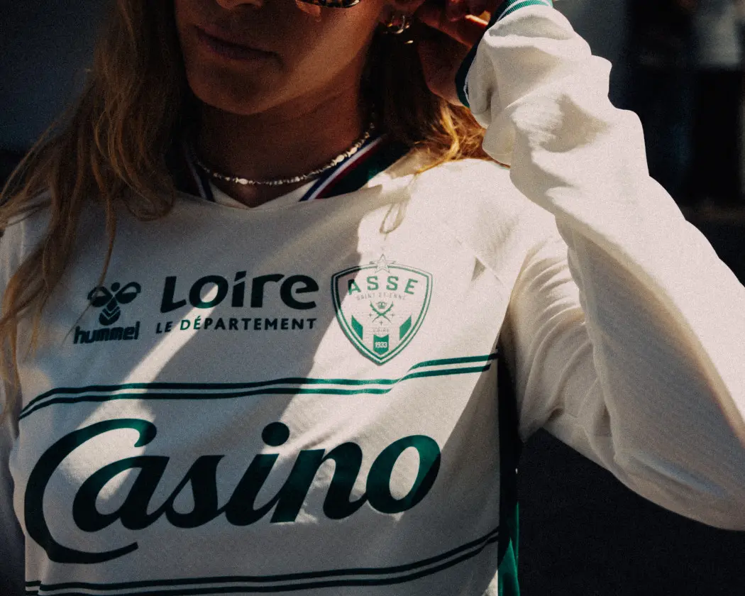 L'ASSE dévoile officiellement son maillot extérieur, il est magnifique