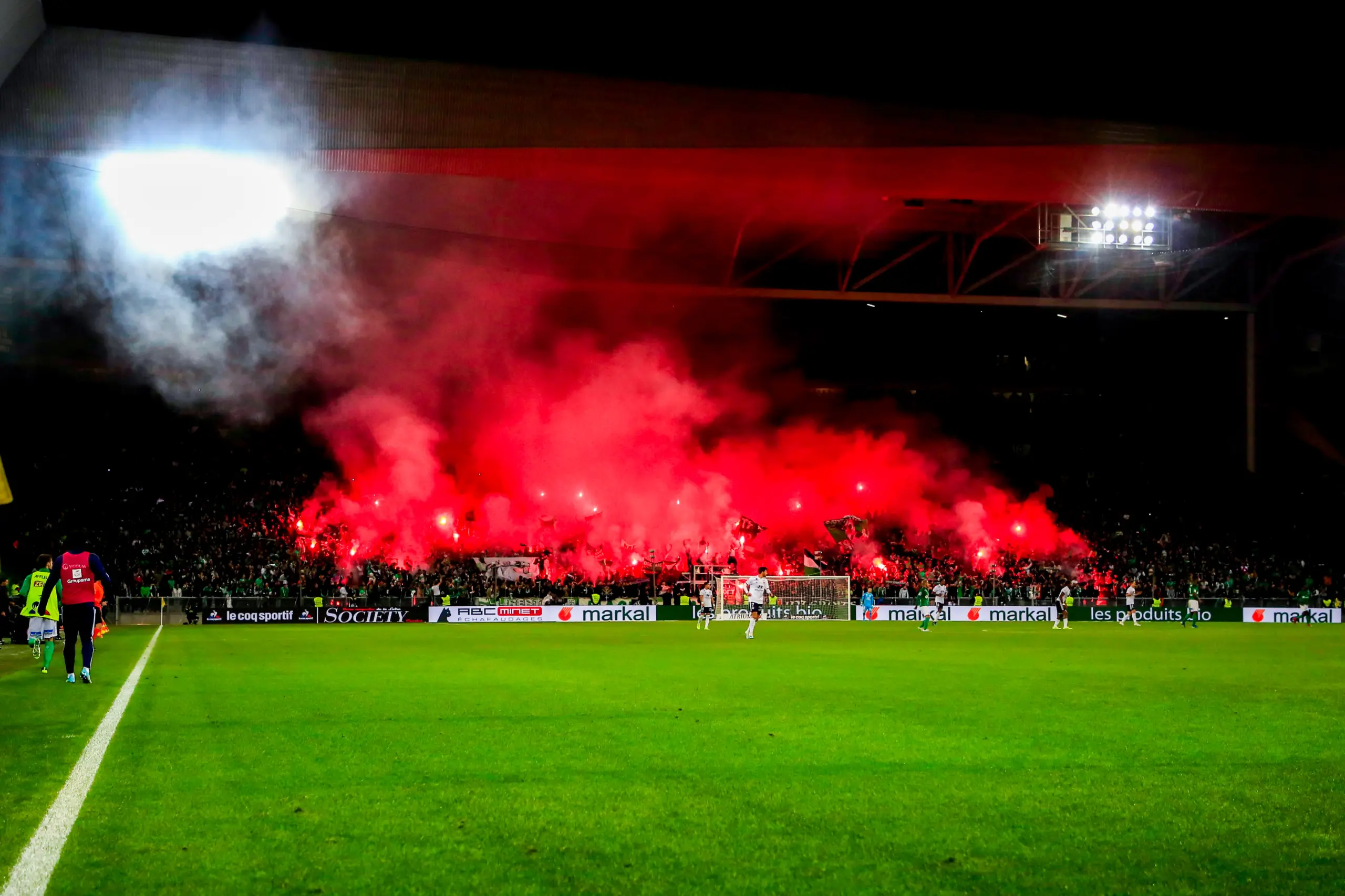 Un club historique liquidé, des supporters stéphanois en peine - ASSE