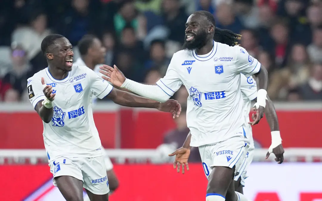 Mercato : L'ASSE suivait un buteur de Ligue 1 d&eacute;sormais au c&oelig;ur d'un conflit