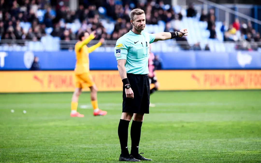 Ligue 2 : L'arbitre des 11 buts de retour &agrave; Saint-&Eacute;tienne