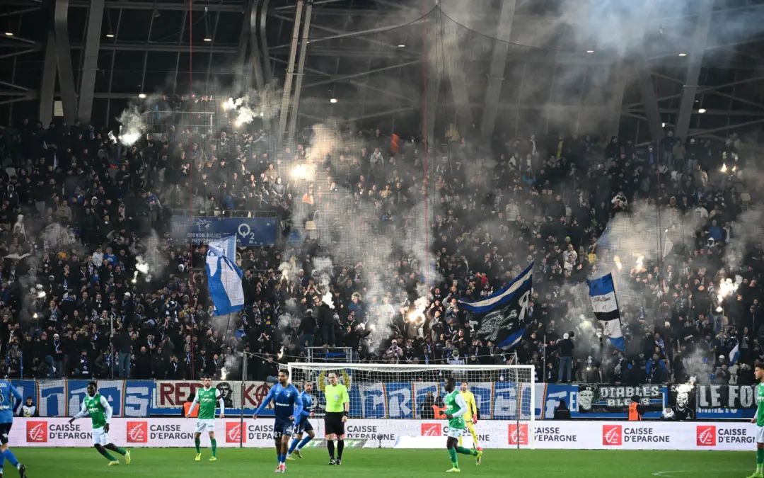 ASSE - GF38 : Les Red Kaos d&eacute;noncent un &laquo; stade aseptis&eacute; &raquo;